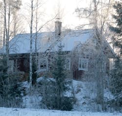 <p data-block-key="kfhp8">“Kalliolle, kukkulalle, rakennan minä majani...” Hiekka- ja soramaa sekä kalliolle rakentaminen tarkoittavat usein korkeita radonpitoisuuksia. Hyvä ilmanvaihto on radon-ongelmissa ensisijainen apu.</p>