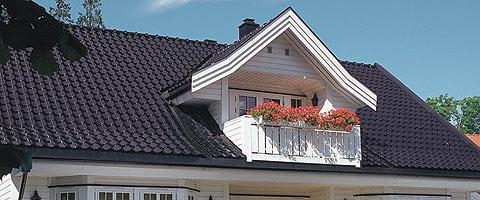 Uusi katto nostaa talon arvoa ja pidentää käyttöikää.