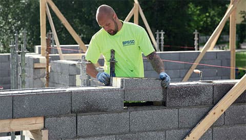 Laastit toimivat liimana tai tasoitteena