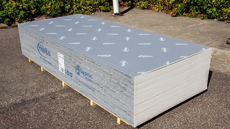 Lapsiperheen kotiin seinälevy, joka kestää kovempaakin menoa