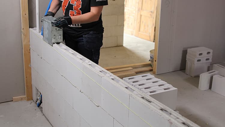 Paloturvallinen ja kestävä väliseinä helposti