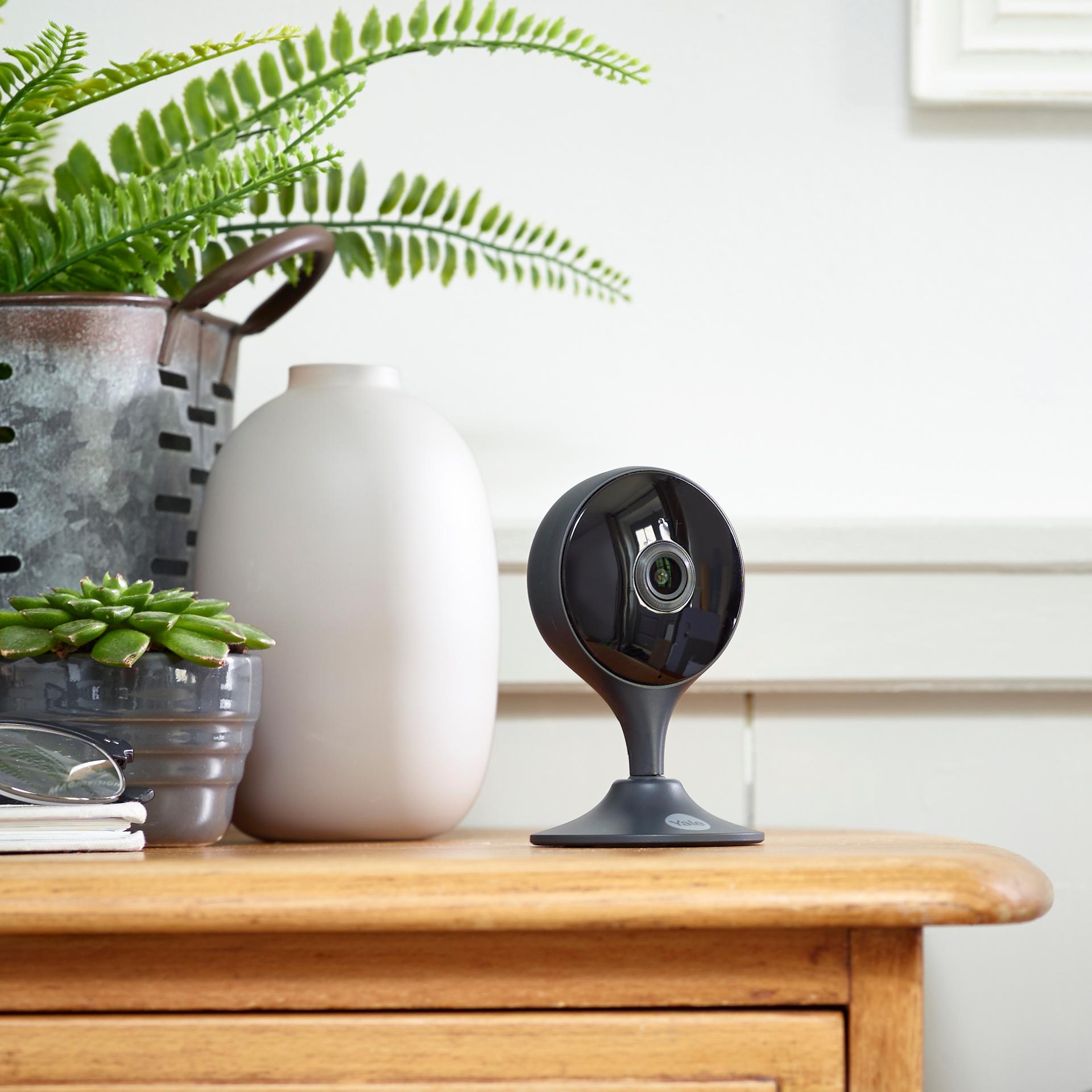 Vahdi kotisi turvallisuutta poissa ollessasi Indoor Wi-Fi Camera -sisäkameralla.