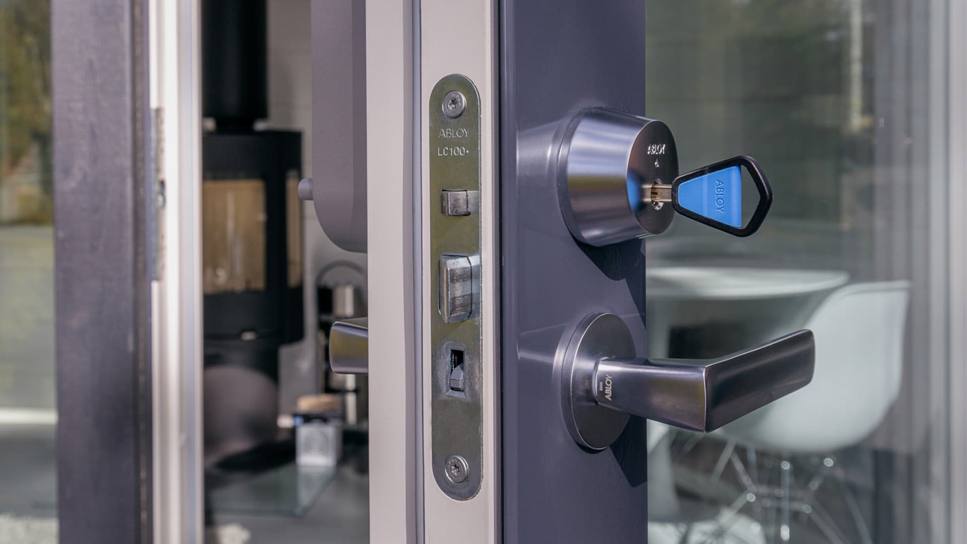 Ajanmukaista lukitus retrofitin avulla