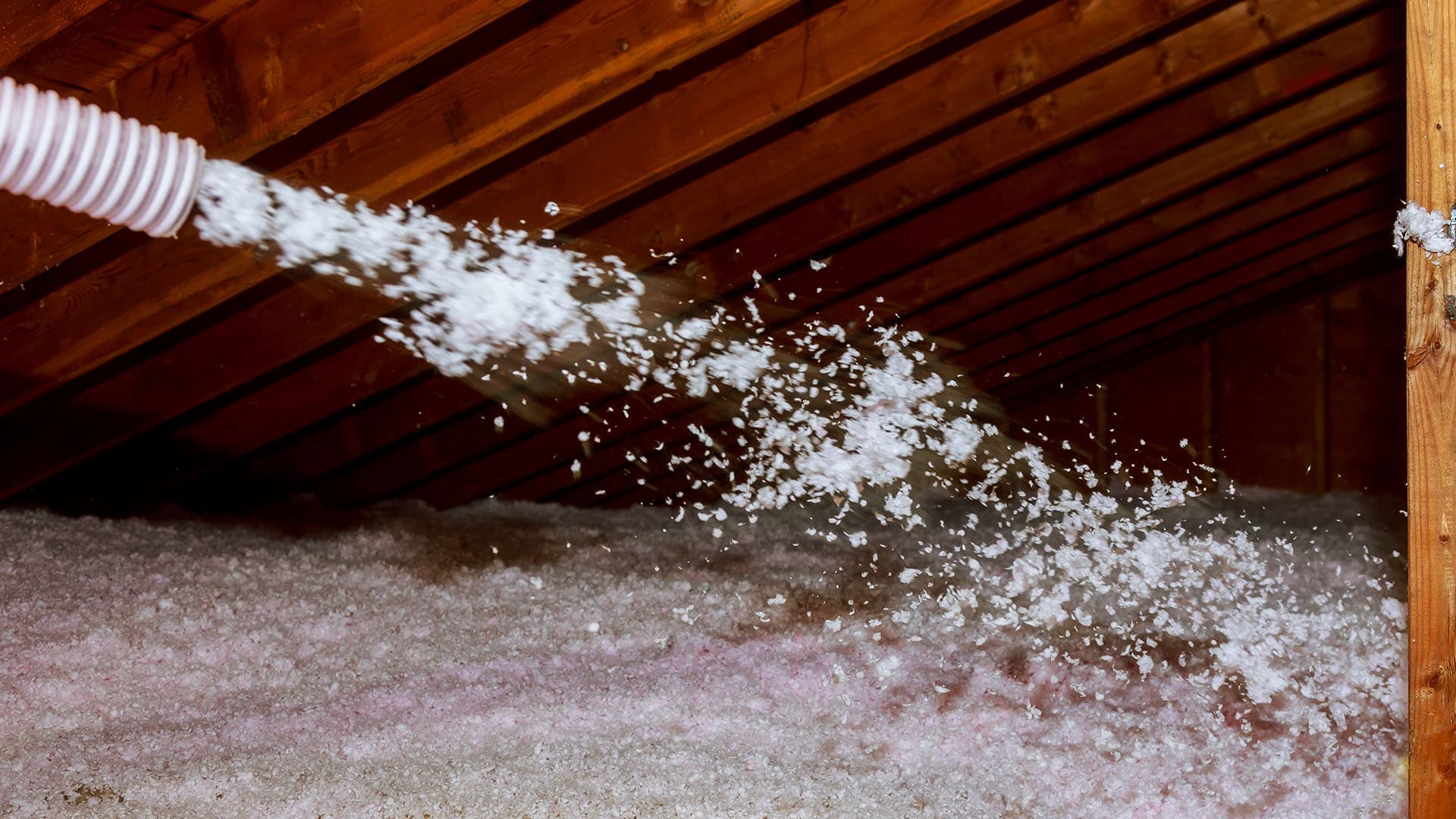 Puhallusvilla on toimiva ratkaisu yläpohjaan