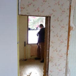 Vanhan talon purkaminen