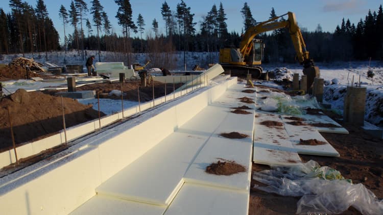 Monikäyttöinen Finnfoam soveltuu myös routaeristeeksi