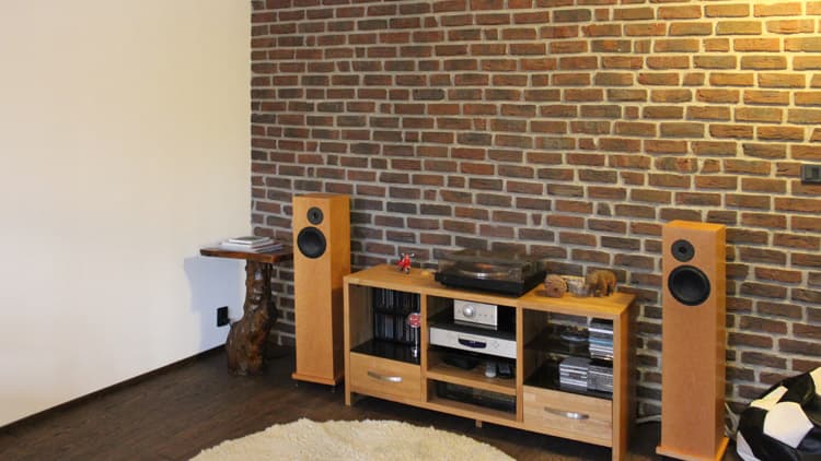 Tee itse! Aito antiikkinen tiiliseinä sen olla pitää