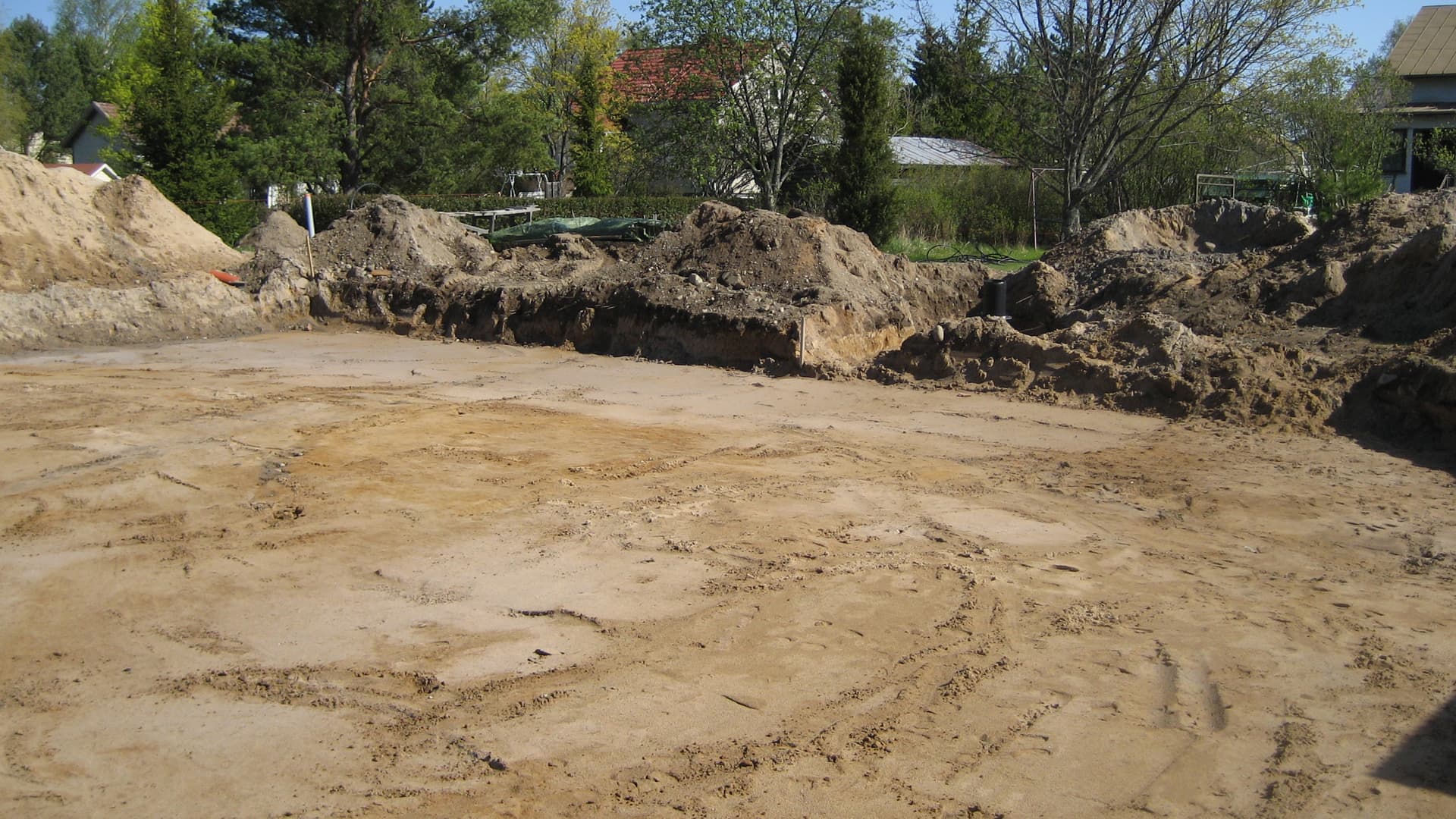 Pohjatyöt aloittavat rakennusprojektin