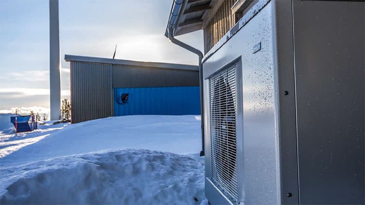 Invertteriohjautuva ilma/vesilämpöpumppu<small> - tarpeenmukainen käyminen saa aikaan säästön</small>