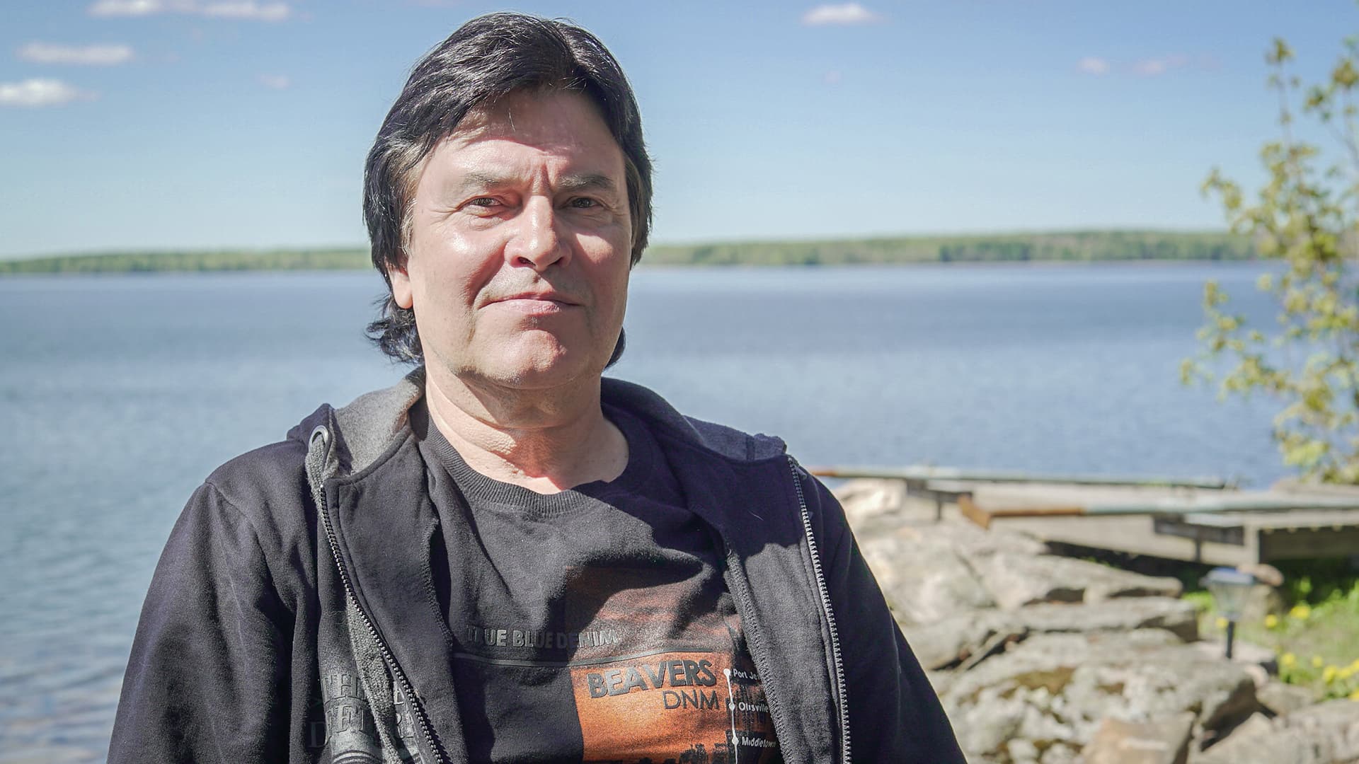 <p data-block-key="nrkvp">"Vestellin Biopuhdistaja on teknisesti hyvä ratkaisu ja lähes ikuinen", toteaa Markku Vuorenpää. Heidän perheellään Biopuhdistaja toimii osana ranta-alueelle välttämätöntä kaksoisviemäröintiä.</p>