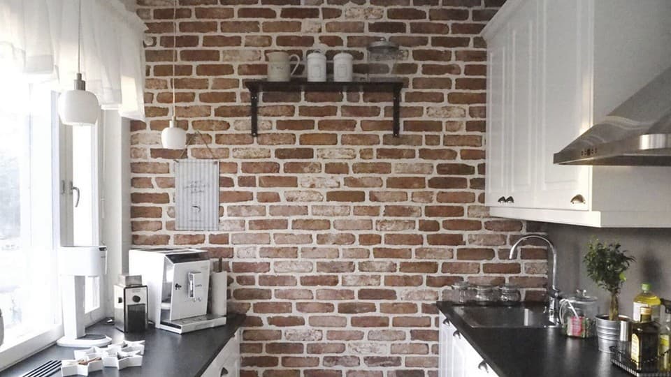 <p data-block-key="0vsjx">Retro de Namur koristaa takaseinää.</p>