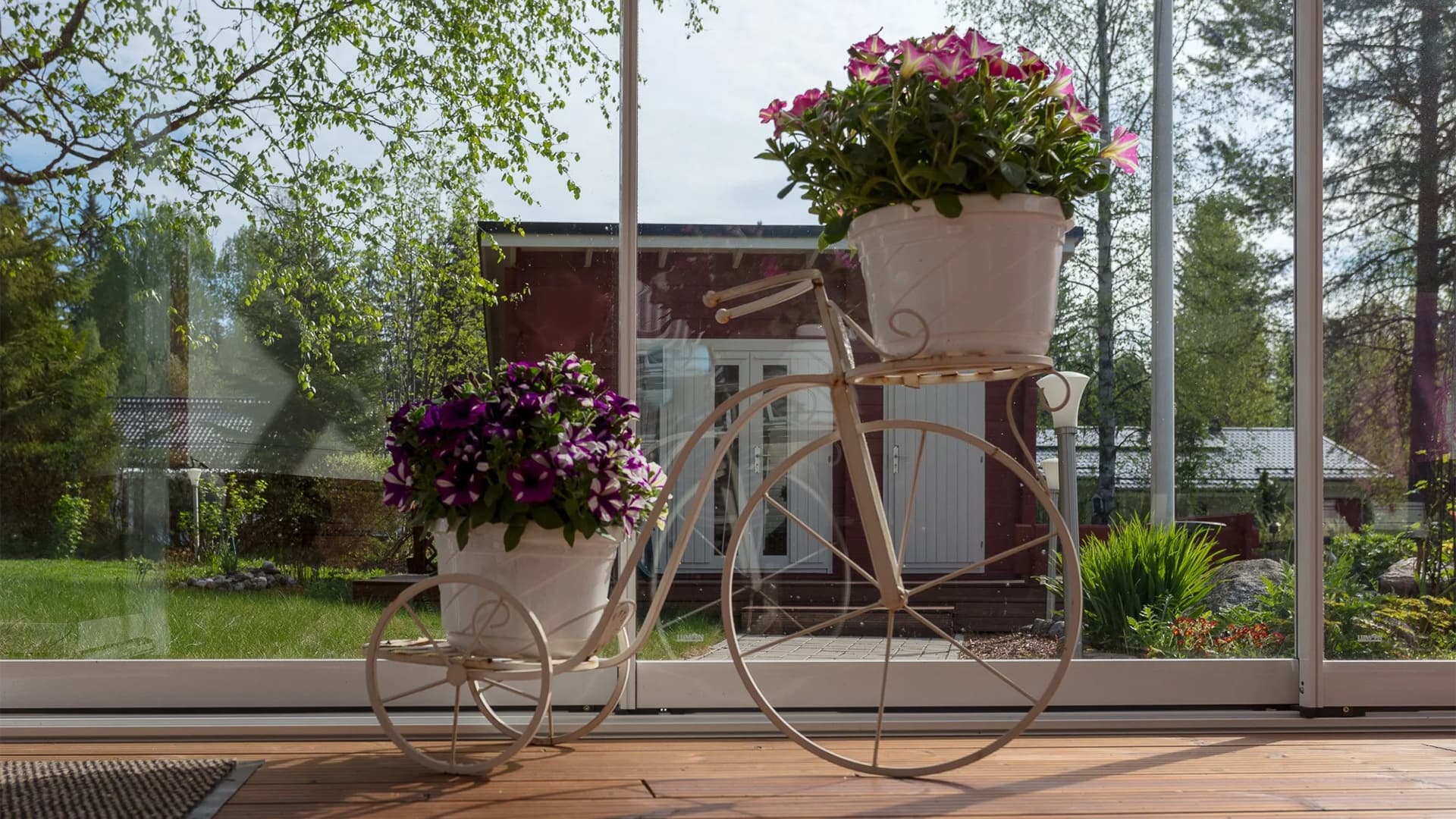 Kuinka kesäkukkia voi auttaa jaksamaan läpi kesän?