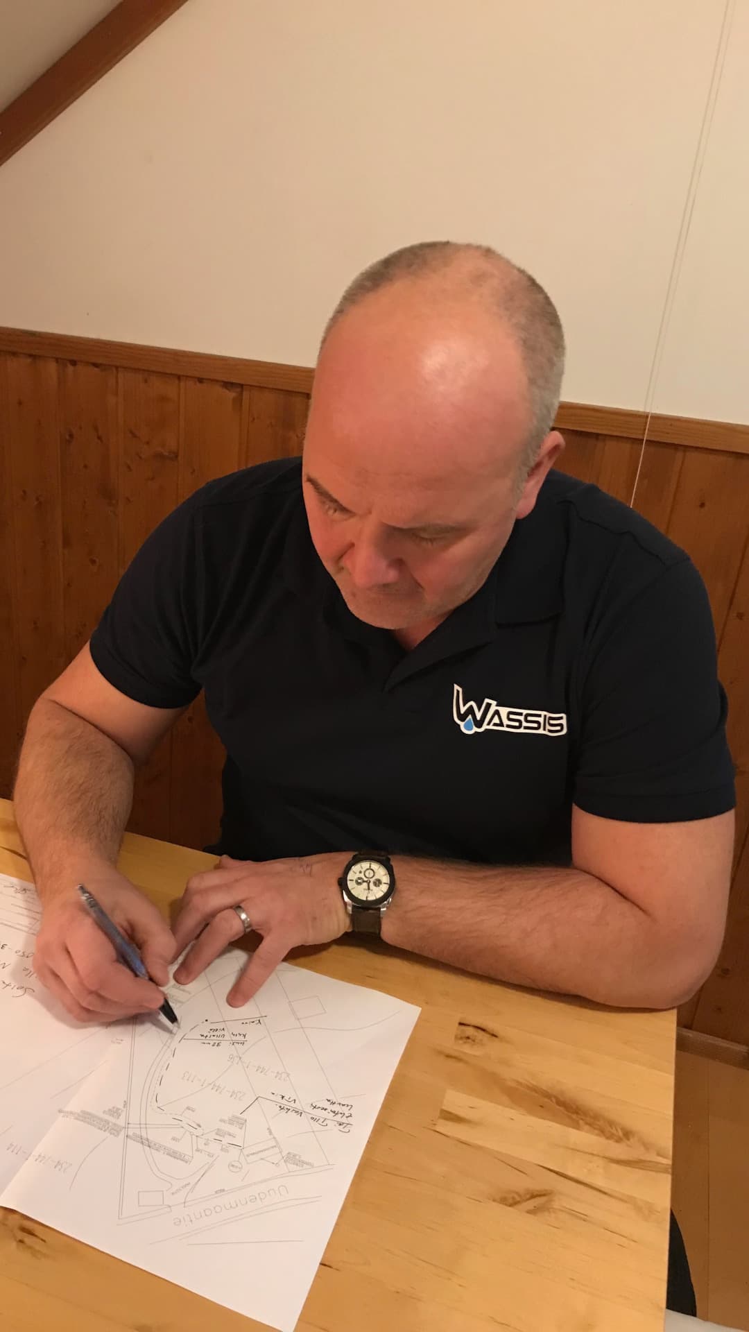 <p data-block-key="cgqg3">Jätevesisuunnittelu alkaa tonttikäynnillä, jonka aikana suunnittelija selvittää asukkaiden yksilölliset tarpeet ja toiveet. Näiden pohjalta lähdetään rakentamaan juuri kohteeseen sopivaa jätevesiratkaisua.</p>