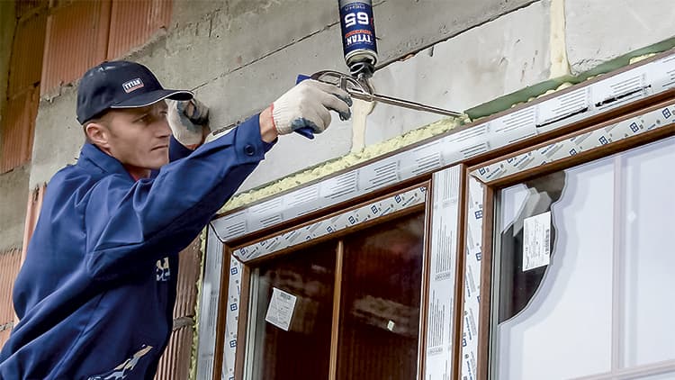 <p data-block-key="9luge">Tiivistäminen on helppoa ammattilaisten käyttämällä Tytan 65 ICE uretaanivaahdolla.</p>
