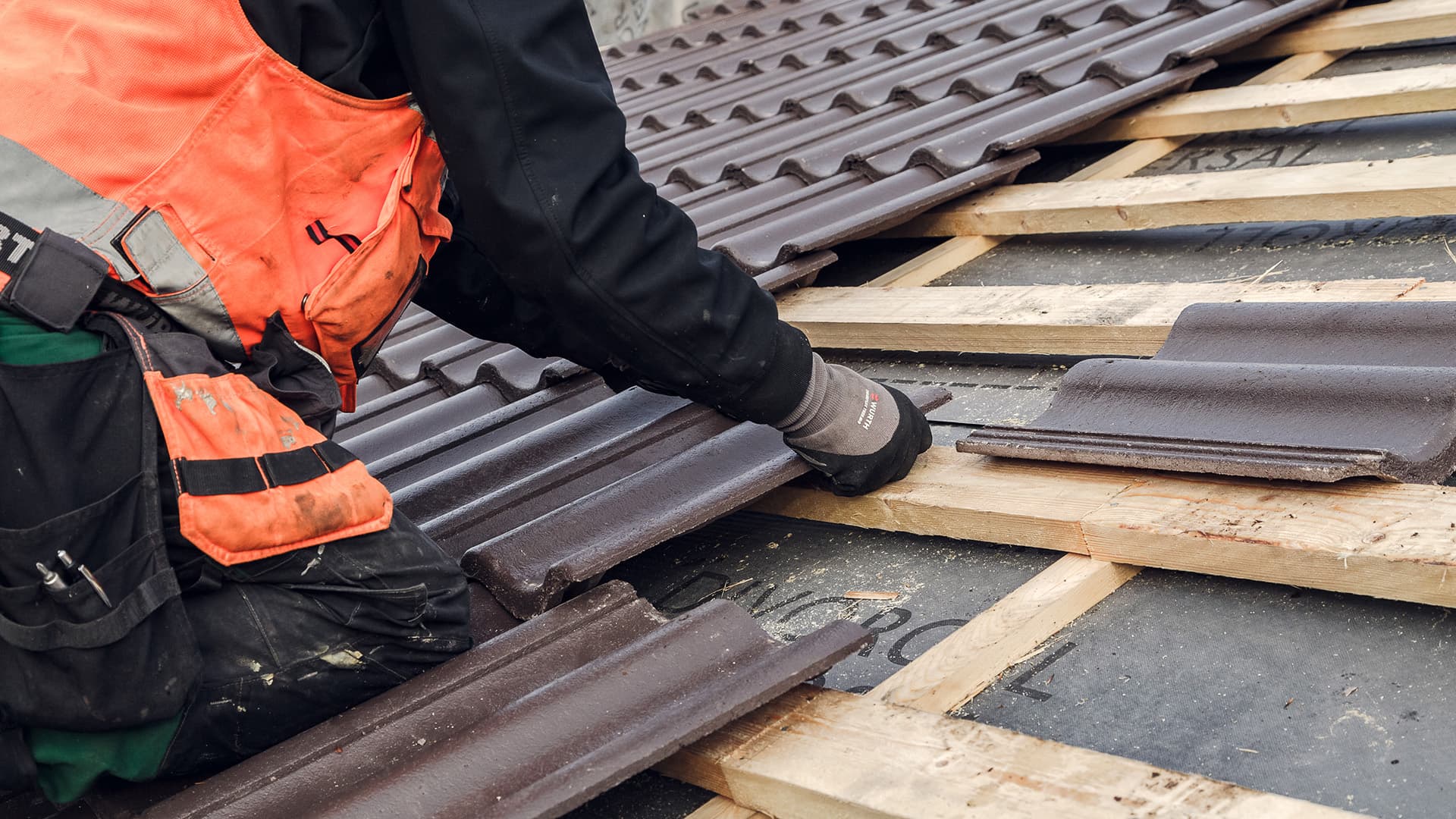 Huonokuntoisen katon kanssa ei kannata aikailla