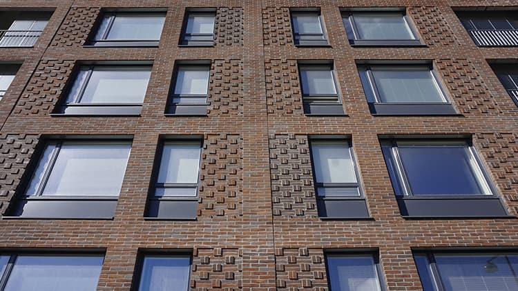 Tiilijulkisivu kuin taideteos