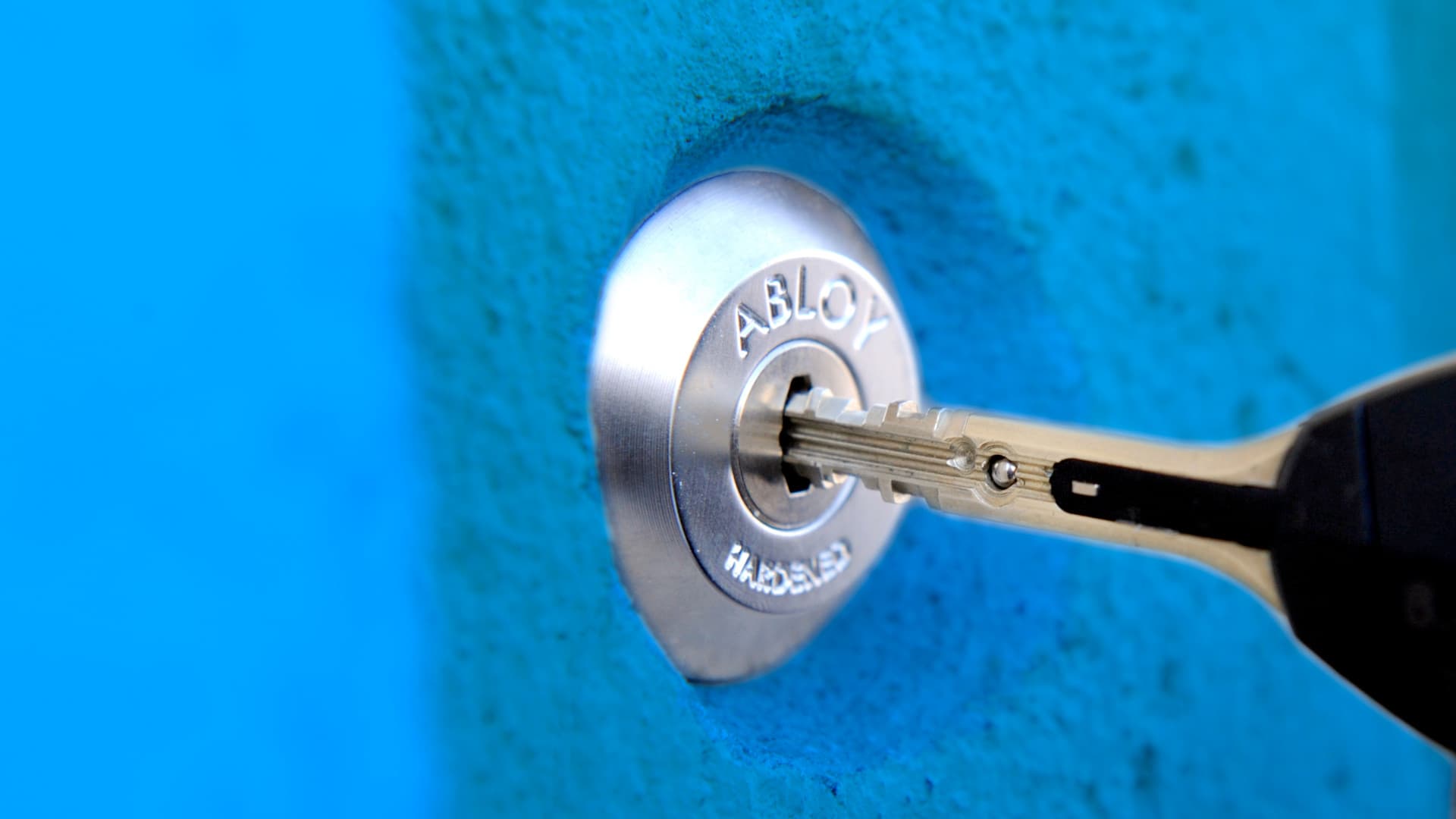 Ajantasainen putkilukkojärjestelmä parantaa turvallisuutta