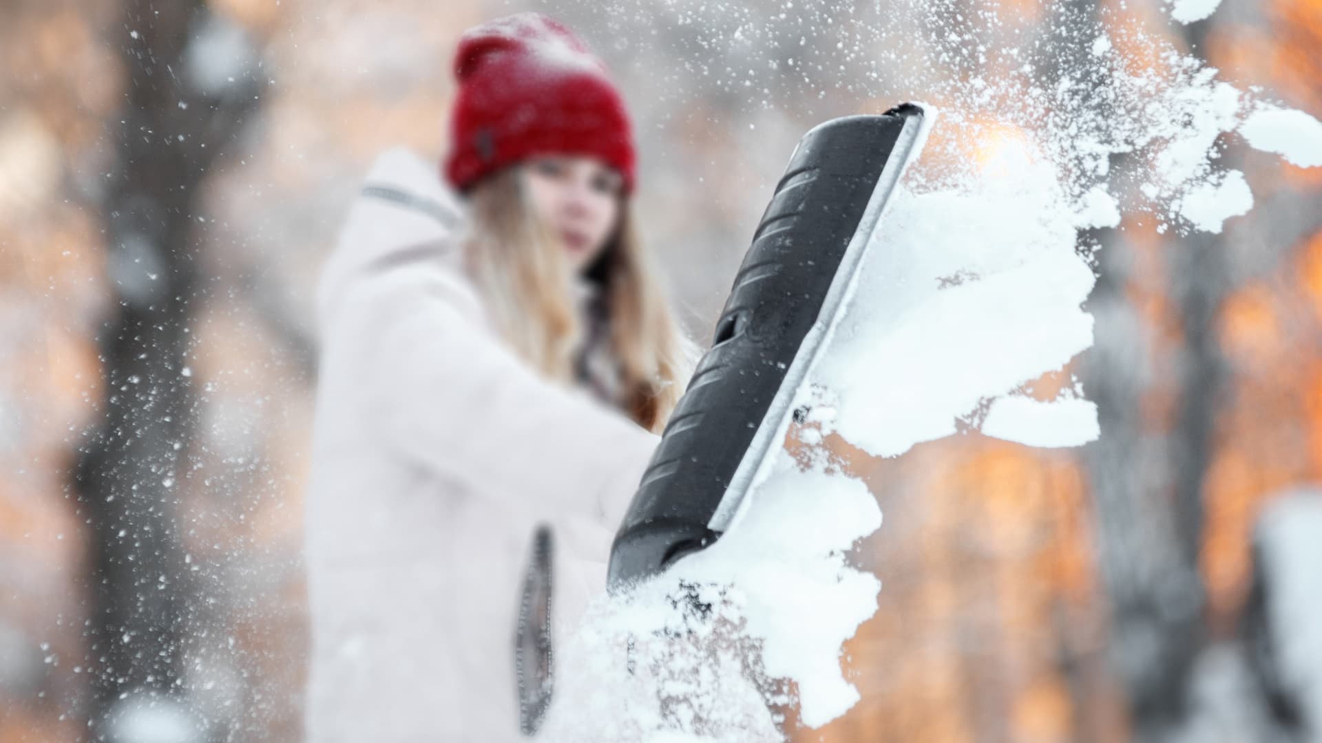 Jätä hyvästit terassin lumitöille - asennuta lasiterassi talvella