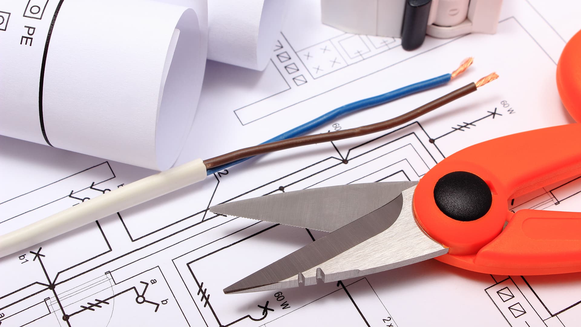 <p data-block-key="r9qay">Sähköpiirustuksista käy ilmi sähköasennukset sekä niiden kytkennät.</p>