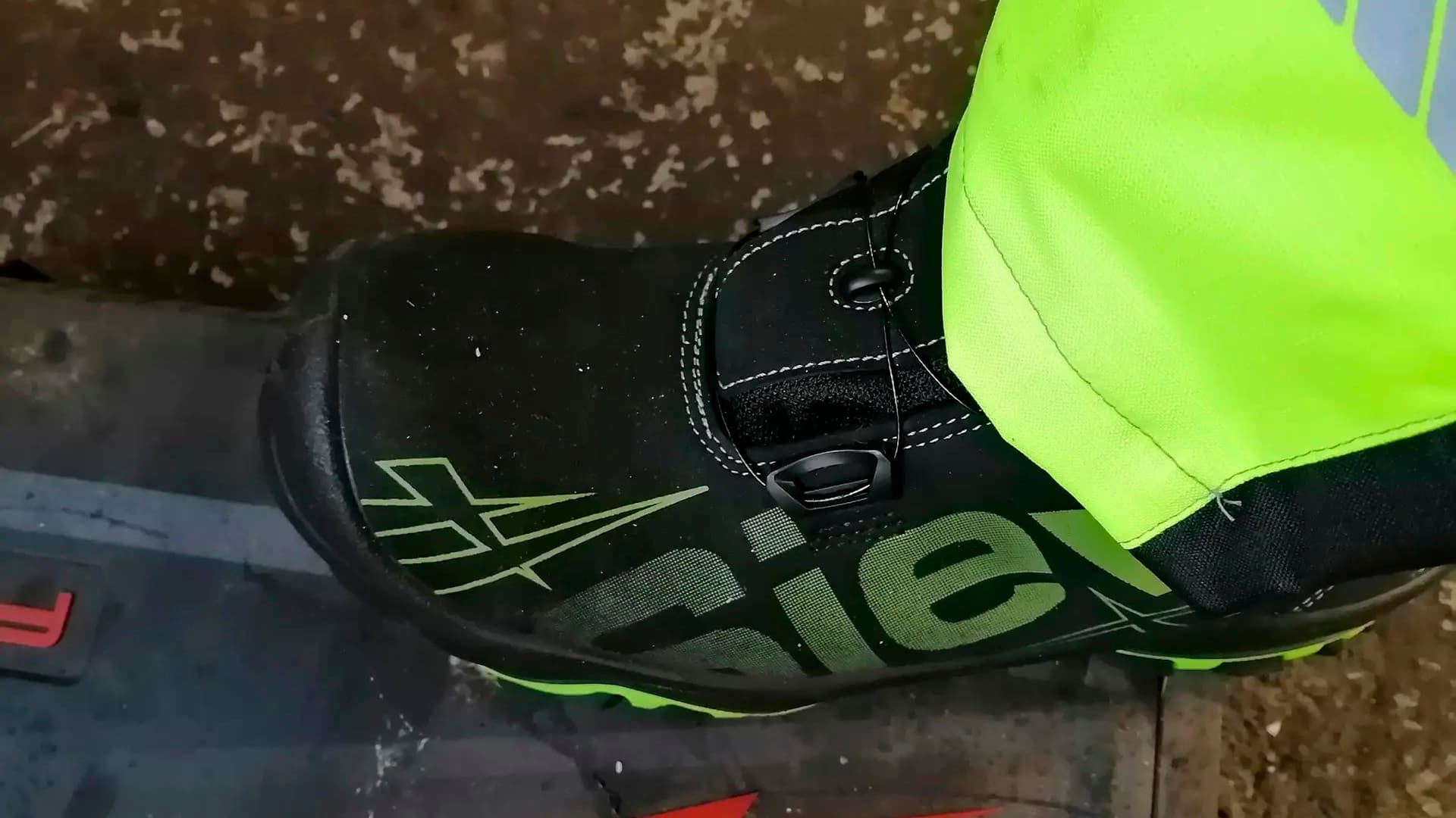 Maaseutuyrittäjällä työvaatteiden pitää olla hengittävät, mutta vedenpitävät